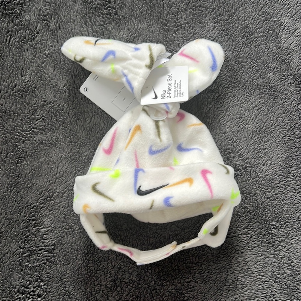 Nike infant hat and mitten set